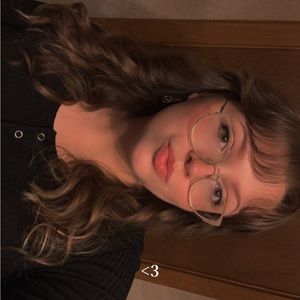 Meet your Posher, Rebecca